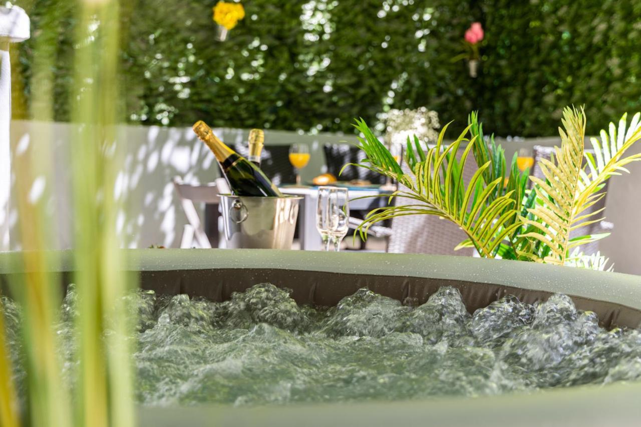 Oasis Luxury Apartment With Terrarce And Jacuzzi Split Exterior photo